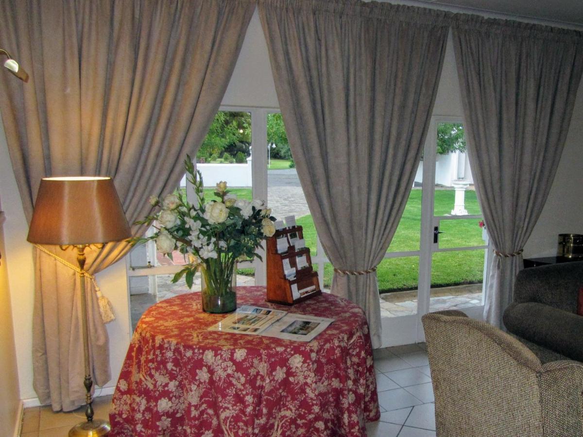 Umtali Country Inn Aliwal North Exterior photo