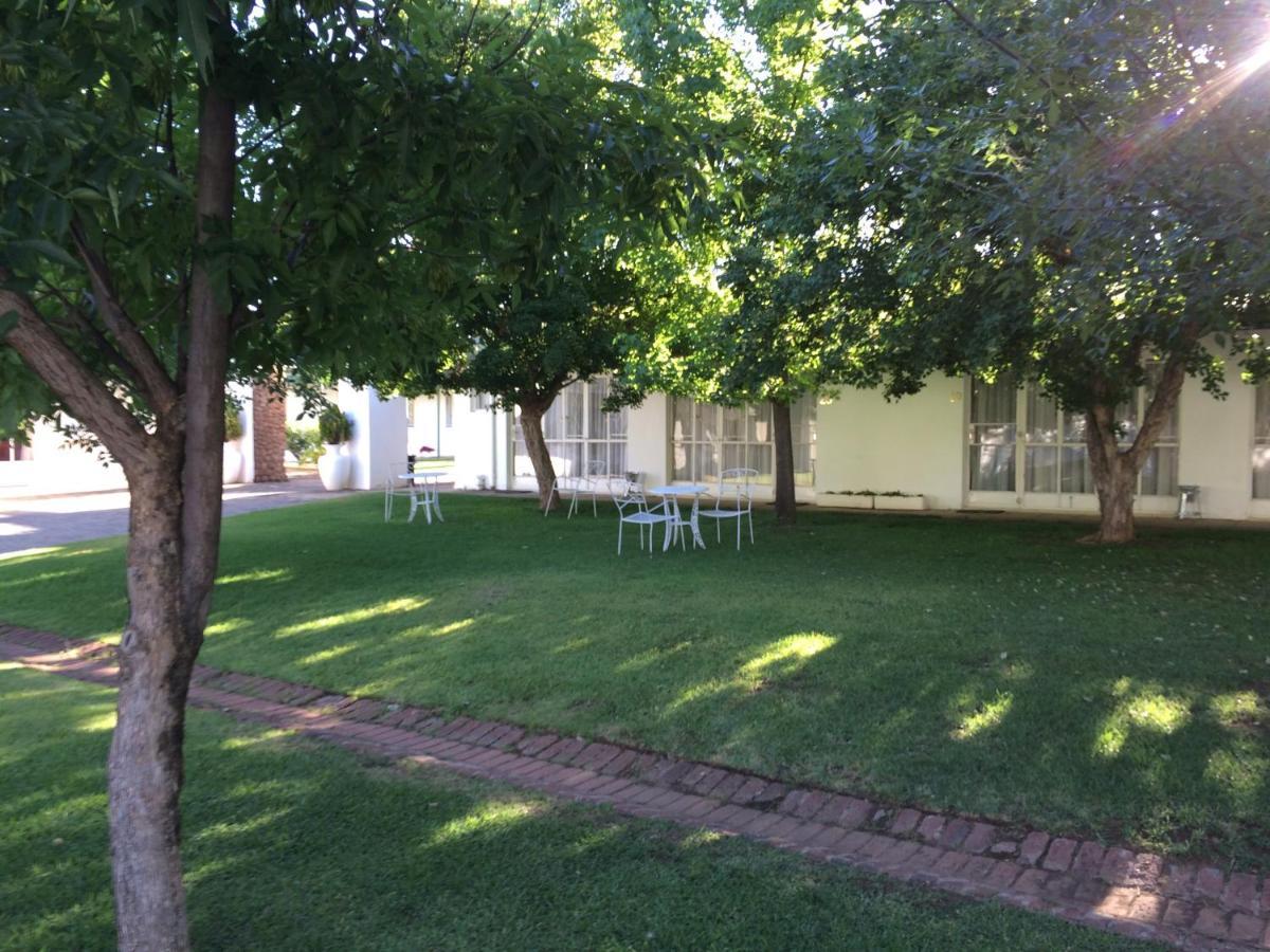 Umtali Country Inn Aliwal North Exterior photo