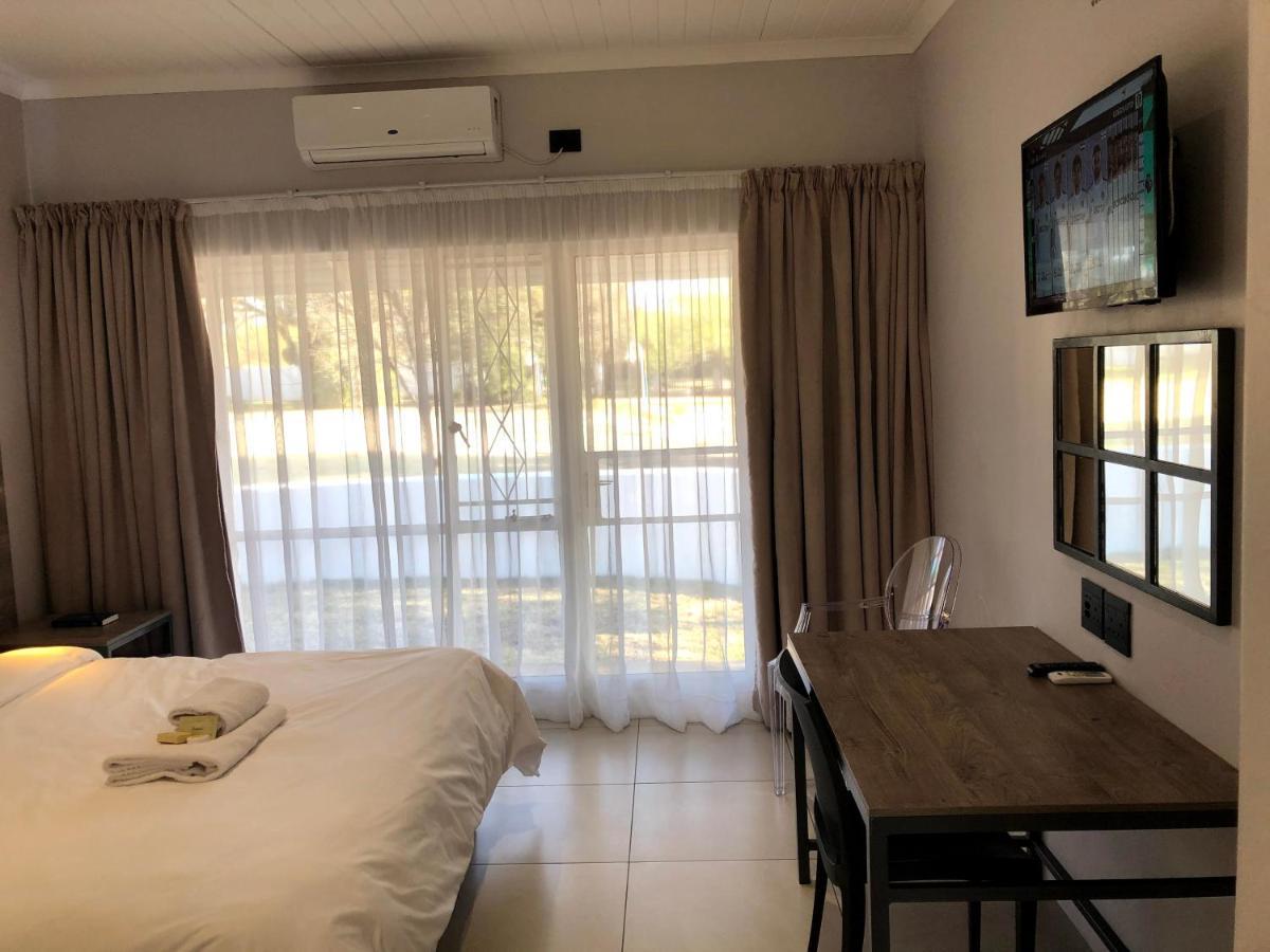 Umtali Country Inn Aliwal North Exterior photo