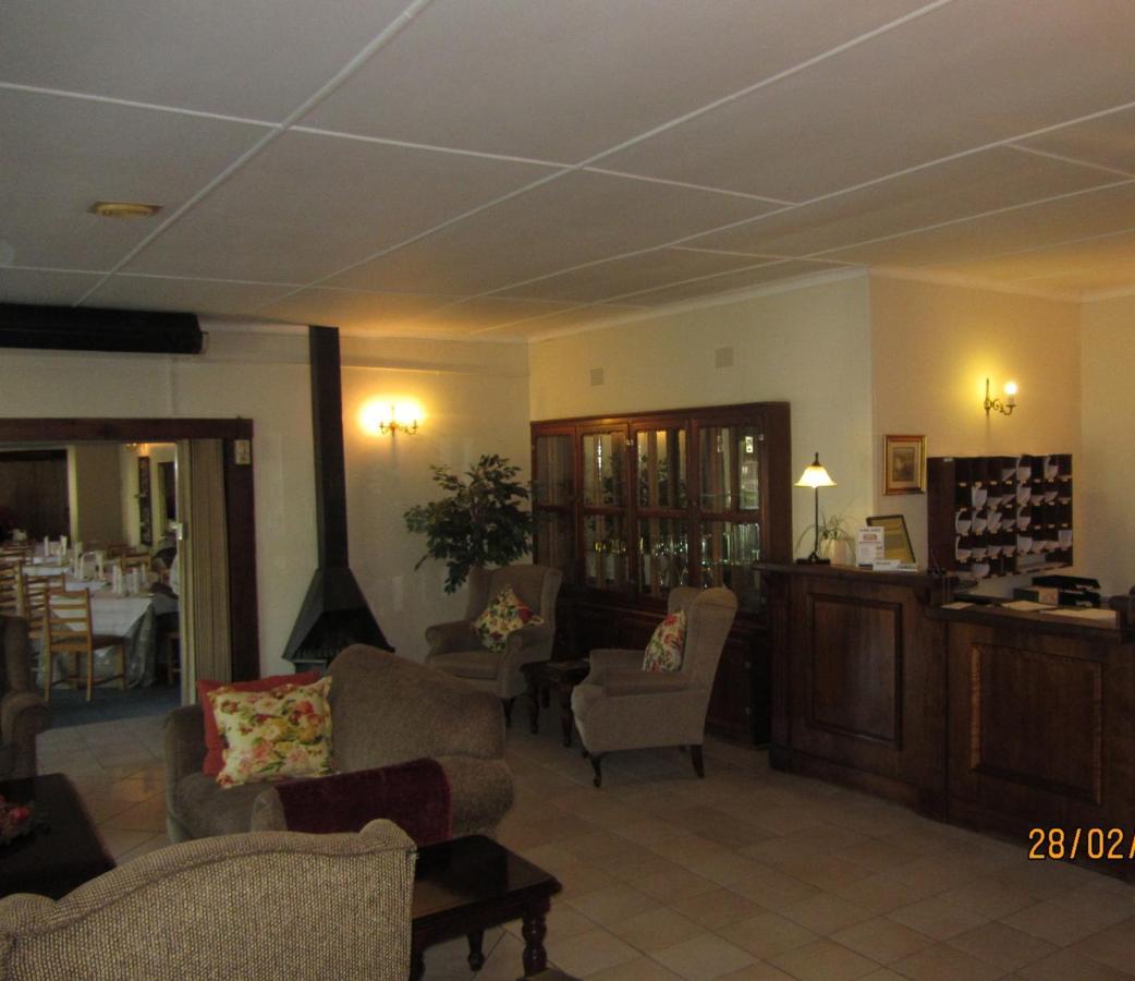 Umtali Country Inn Aliwal North Exterior photo