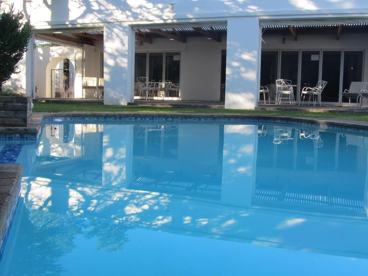 Umtali Country Inn Aliwal North Exterior photo